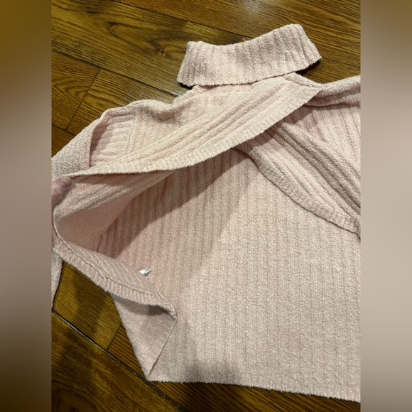 UpWest Soft Blush Turtleneck Sweater - Picture 8 of 9